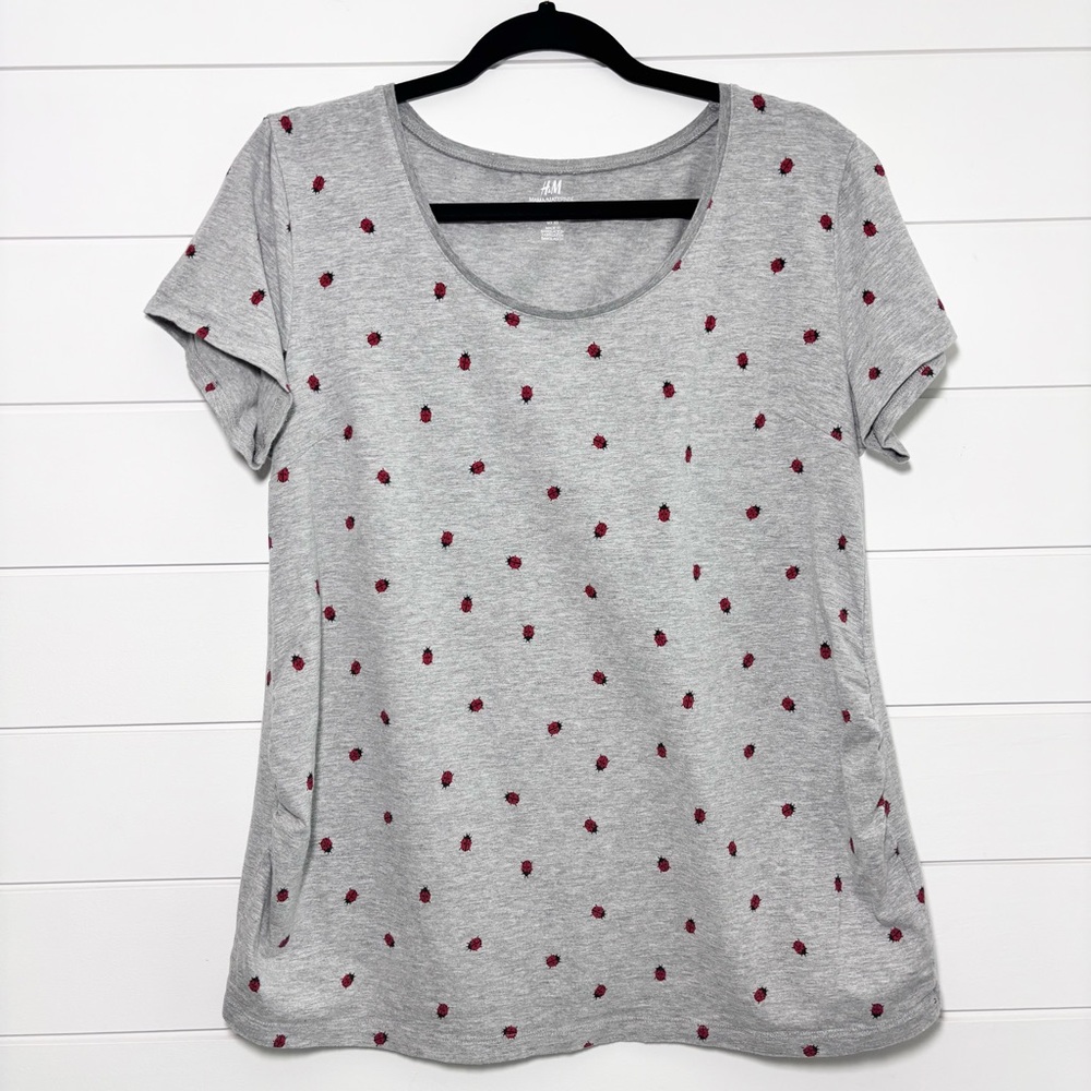 H&M‎ maternity Cotton T-shirt gray with an adorable ladybug pattern Size XL